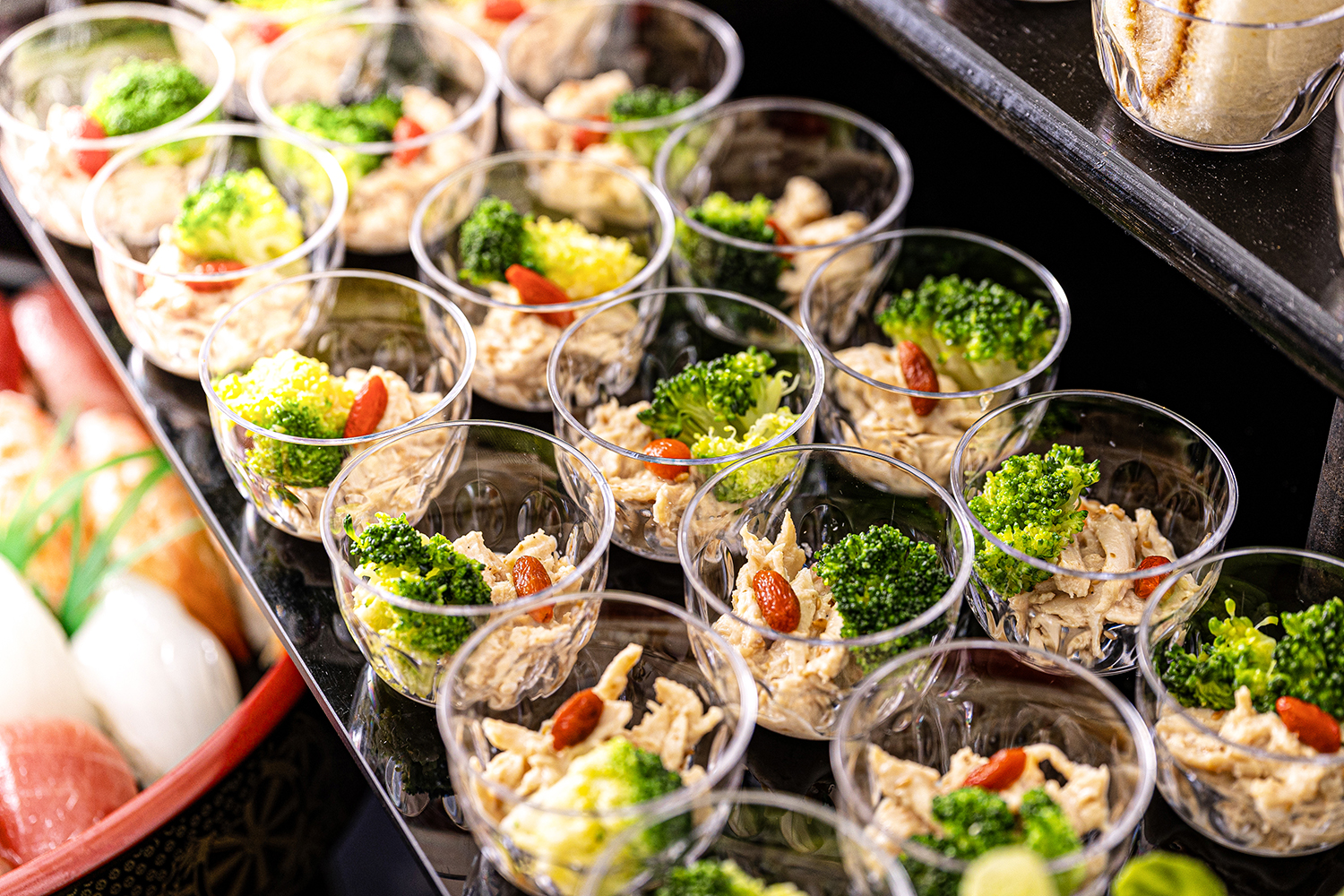 特製胡麻ダレ香薫チキン