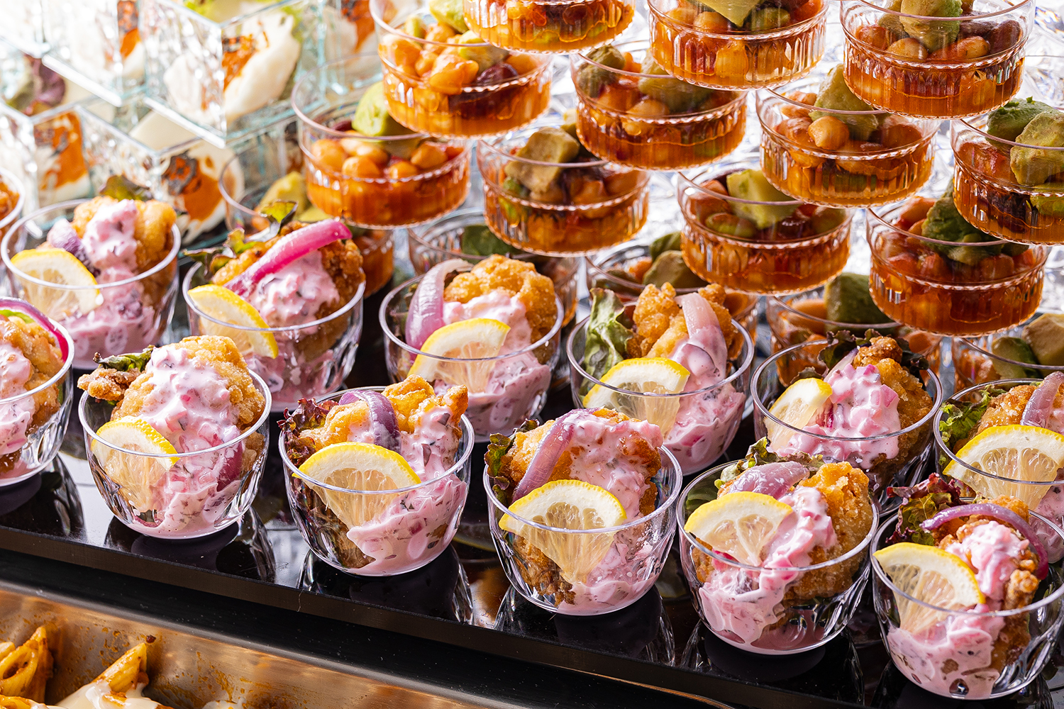 若鶏のから揚げ　～特製タルタルソース～