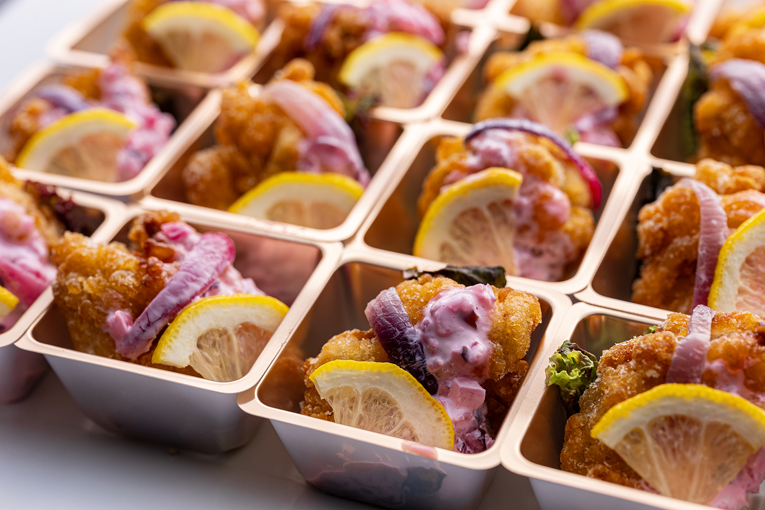 若鶏のから揚げ　～特製タルタルソース～